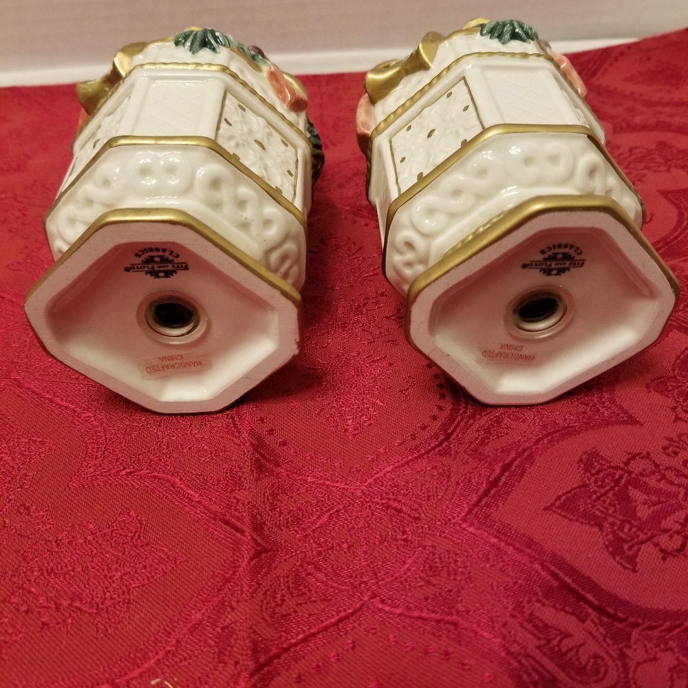 Vintage Fitz and Floyd Snowy Woods Salt and Pepper Shaker - Picture 2 of 3